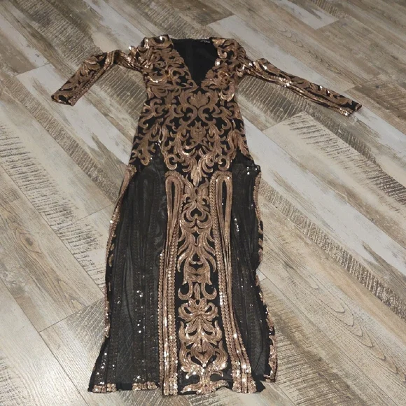 Fashion Nova Elegant Black and Gold Long Sleeve Dress